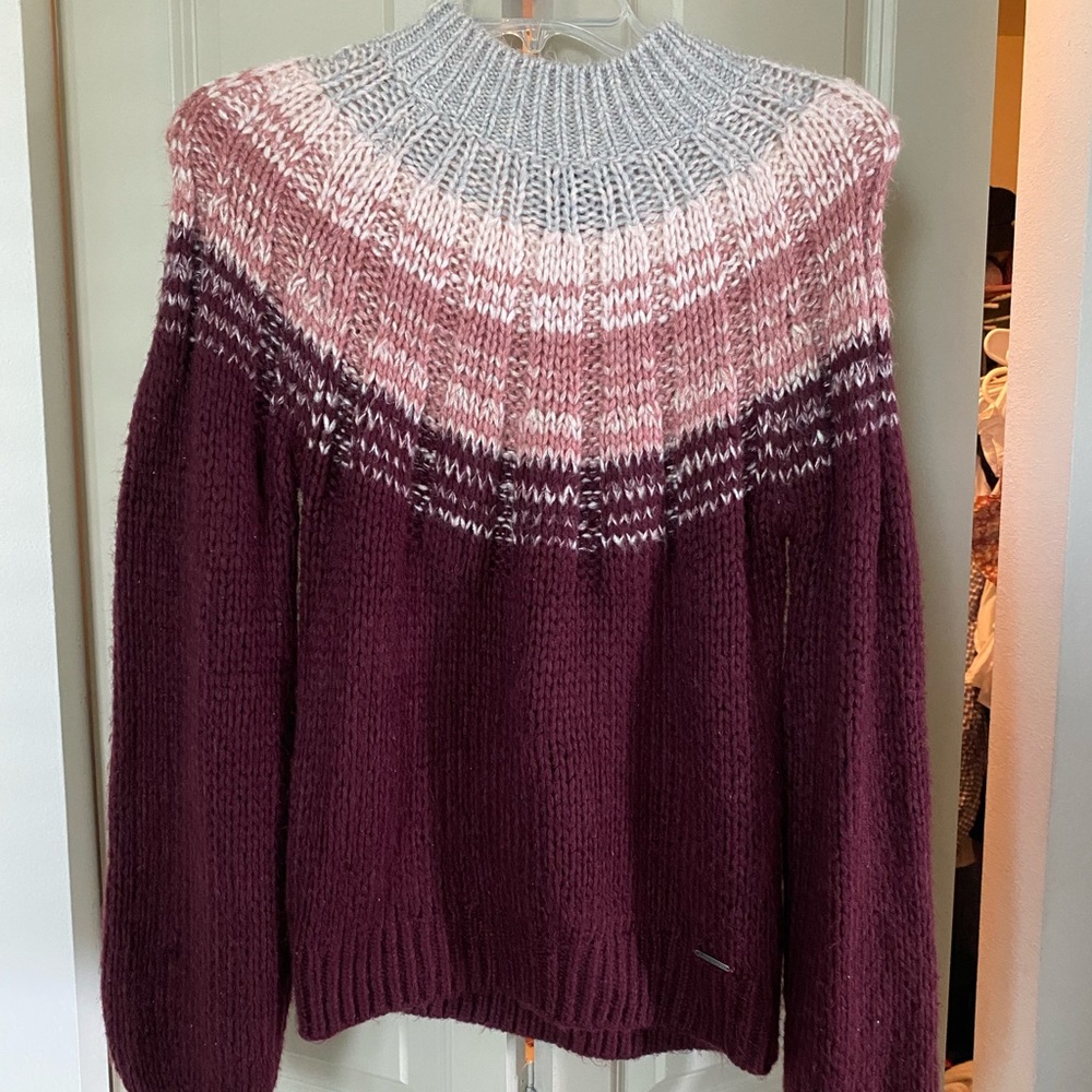 Abercrombie and Fitch Sweater S